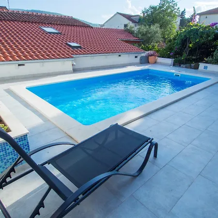 Kova - With Pool شقة ستاري غراد